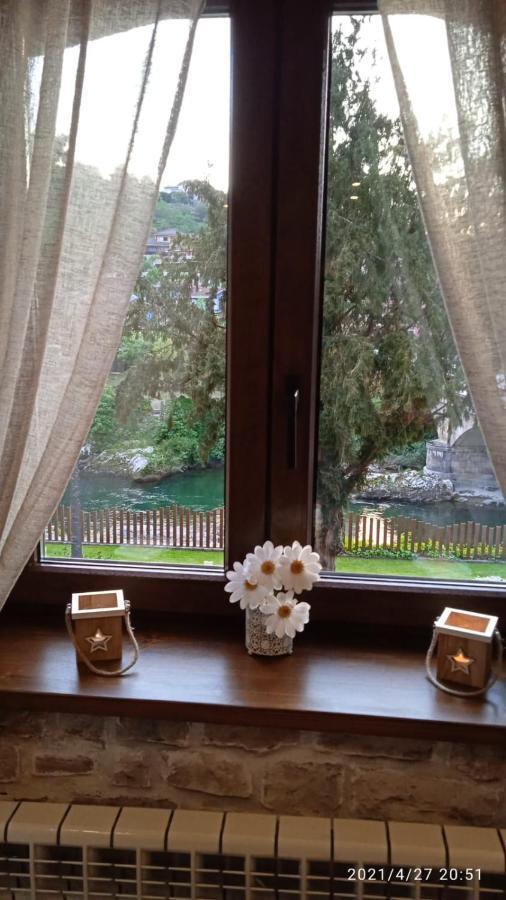 Apartamento Con Terraza Al Puente Romano Onís Eksteriør bilde