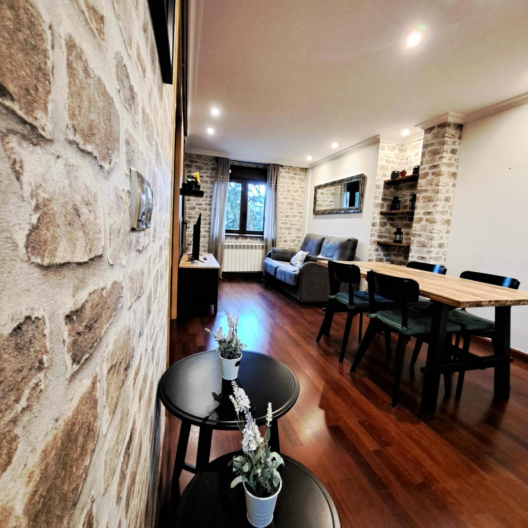 Apartamento Con Terraza Al Puente Romano Onís Eksteriør bilde